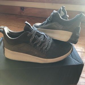 Out N About Plus Sneaker NWT